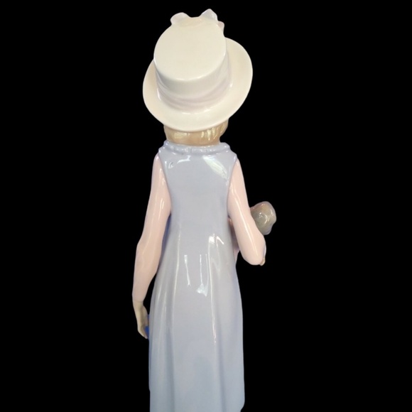 Vintage 1978 Lladro Daisa 'Belinda with Her Doll' Porcelain 11" Figurine 5045 - Picture 4 of 7